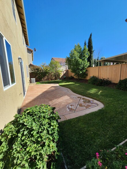 Backyard - a - 207 Hibiscus Way