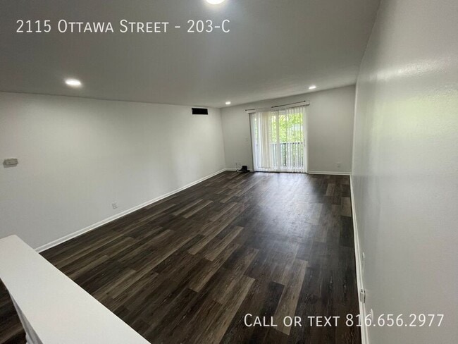 Building Photo - 2115 Ottawa St