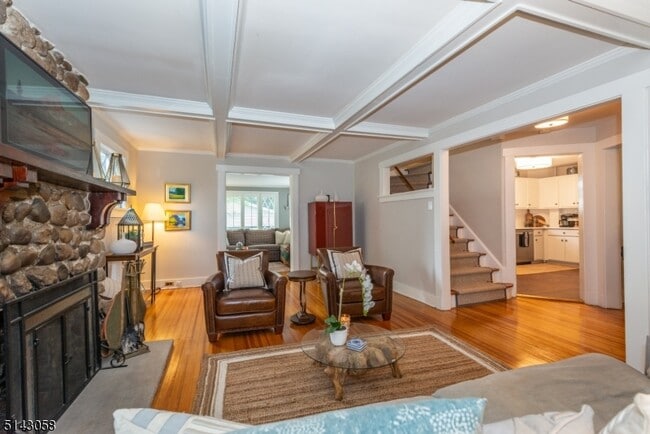 Building Photo - 276 Bay Ave