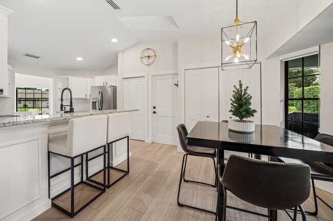 Building Photo - 13571 Jonquil Pl