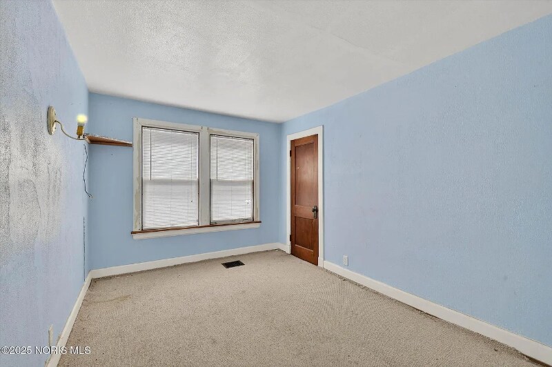 Building Photo - 3209 Kimball Ave