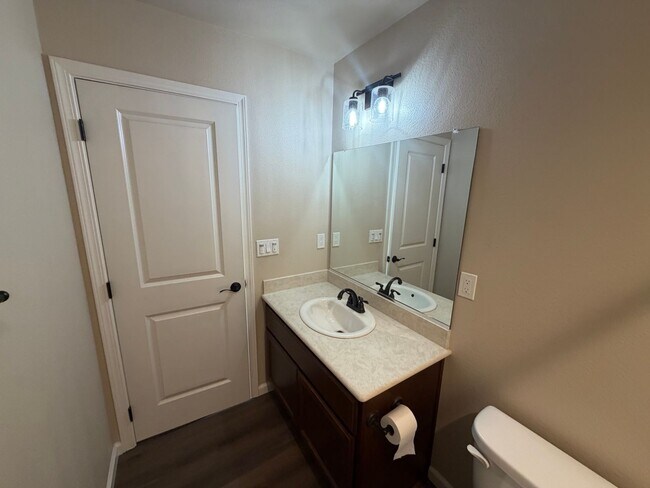Building Photo - 1194 Velarde Cir