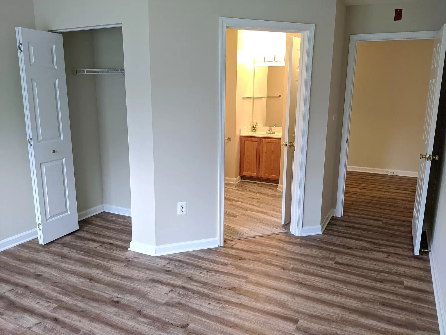 Building Photo - 25910 Ridge Manor Dr