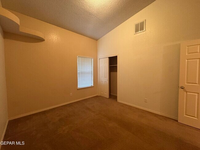 Building Photo - 6700 Hermoso Del Sol Dr