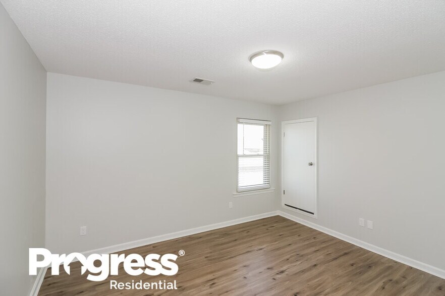 Building Photo - 1448 Carlton Ridge Dr
