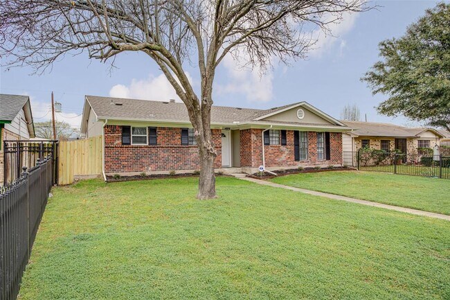 Building Photo - 10541 Cradlerock Dr