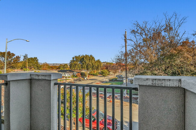 Building Photo - 968 Almaden Ln