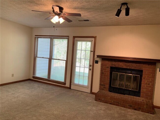 Building Photo - 1103 Booth Ct SW