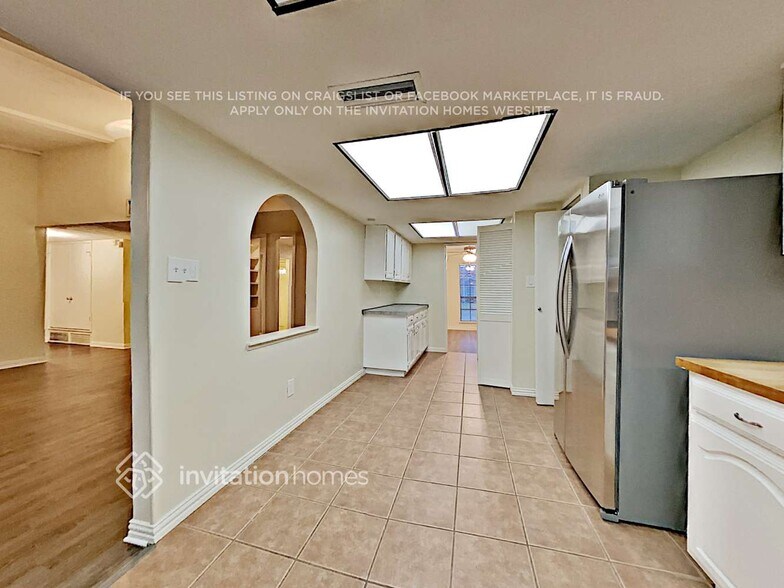 Building Photo - 6813 Curry Dr