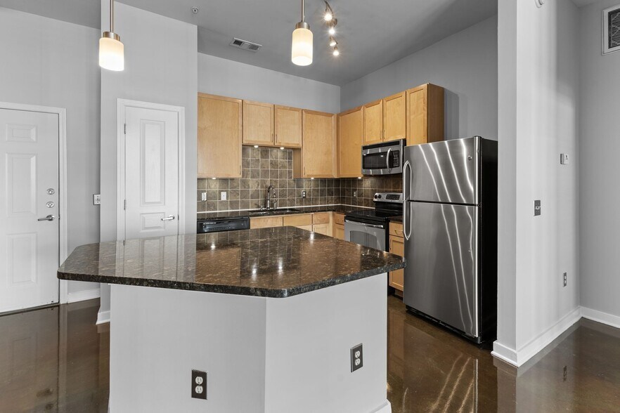 Building Photo - 3000 Vanderbilt Pl