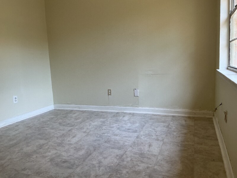 Building Photo - 3656 Surrey Ln