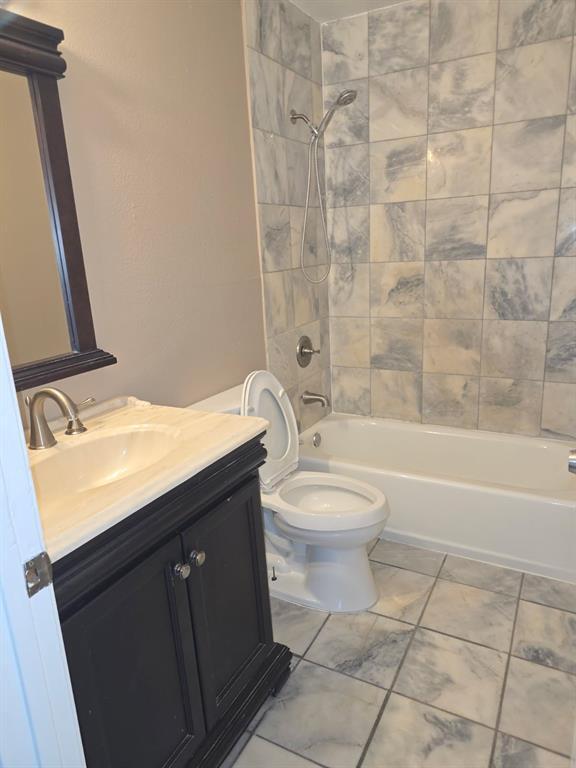 Building Photo - 16611 Quail Dale Dr