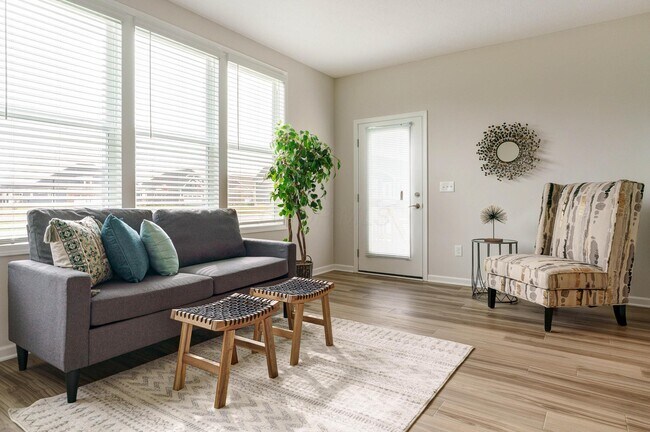 Building Photo - 8139 Wolf Path Dr