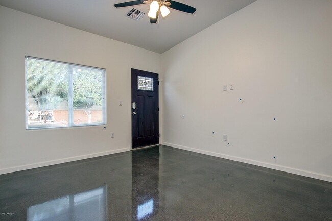 Building Photo - 4515 N 44th St