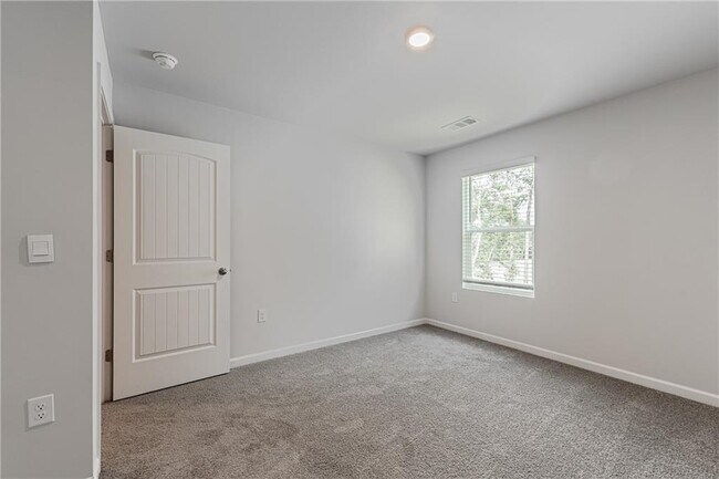 Building Photo - 545 King Vlg