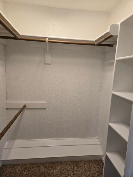 Building Photo - 2307 Weatherby Dr