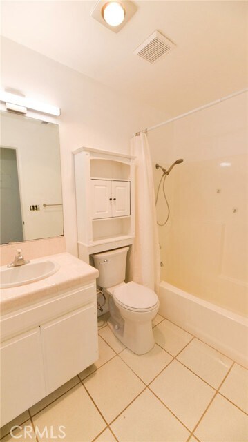 Building Photo - 106 Avenida Lucia