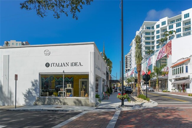 Building Photo - 1064 N Tamiami Trl