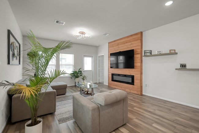 Building Photo - 8316 Bristlecone Pne Wy