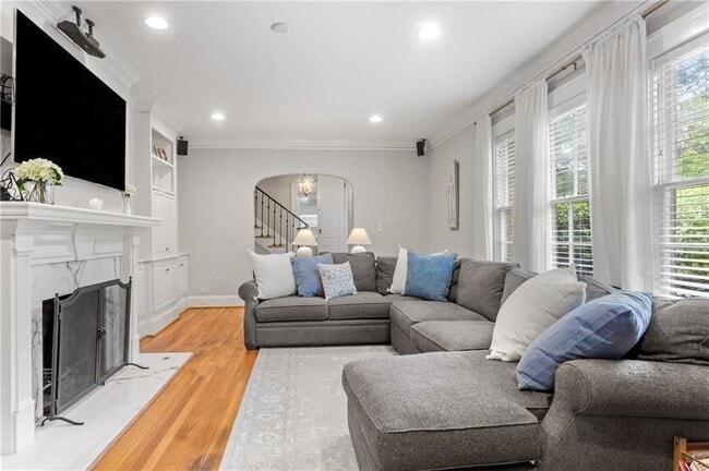 Building Photo - 685 E Morningside Dr NE