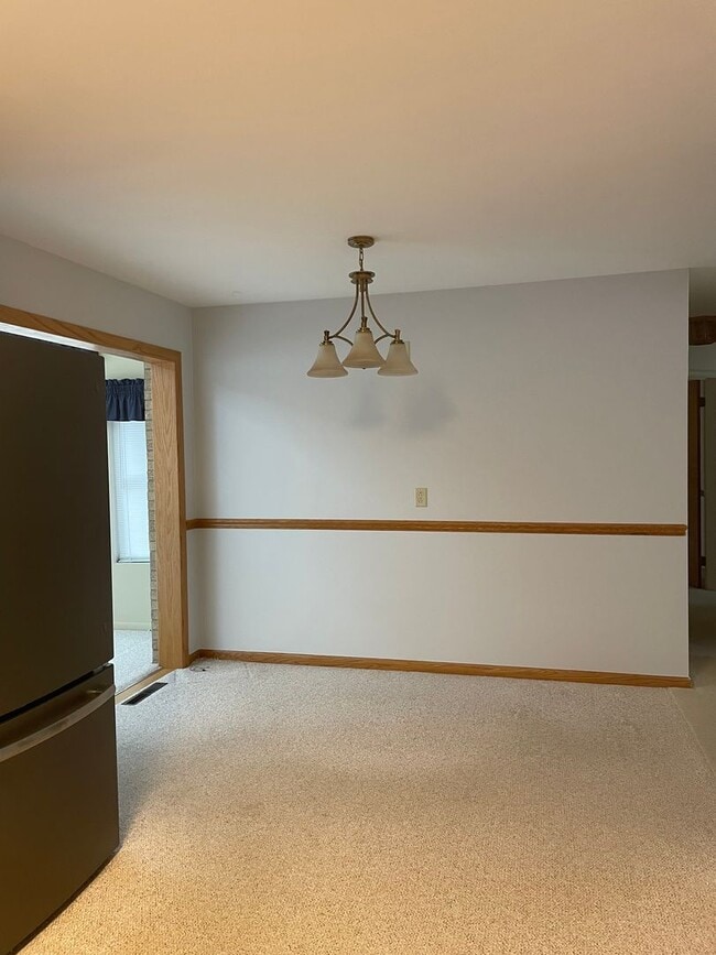 Building Photo - Three Bedroom Home in Richland