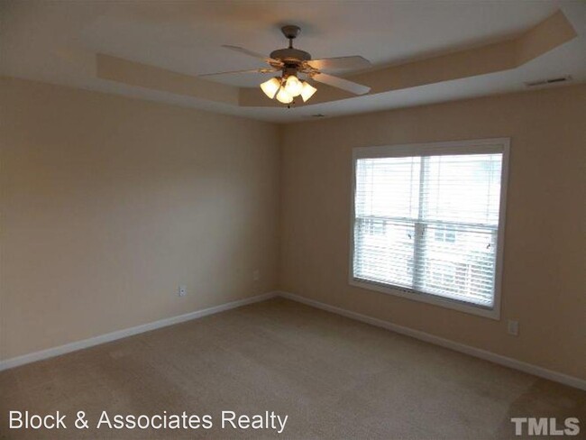 Building Photo - 4 br, 3.5 bath House - 705 Keystone Park D...