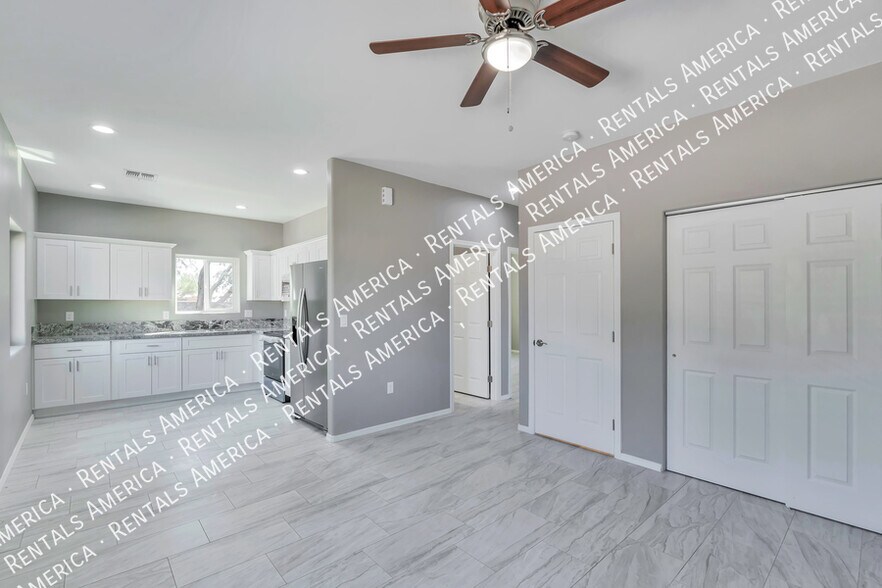 Primary Photo - 1625 N Mountain View Ave