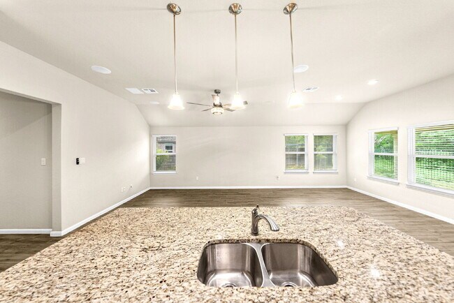 Building Photo - Greenbelt - Cul De Sac - Oversized Homesite