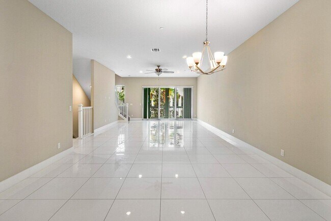 Building Photo - 7114 Edison Pl