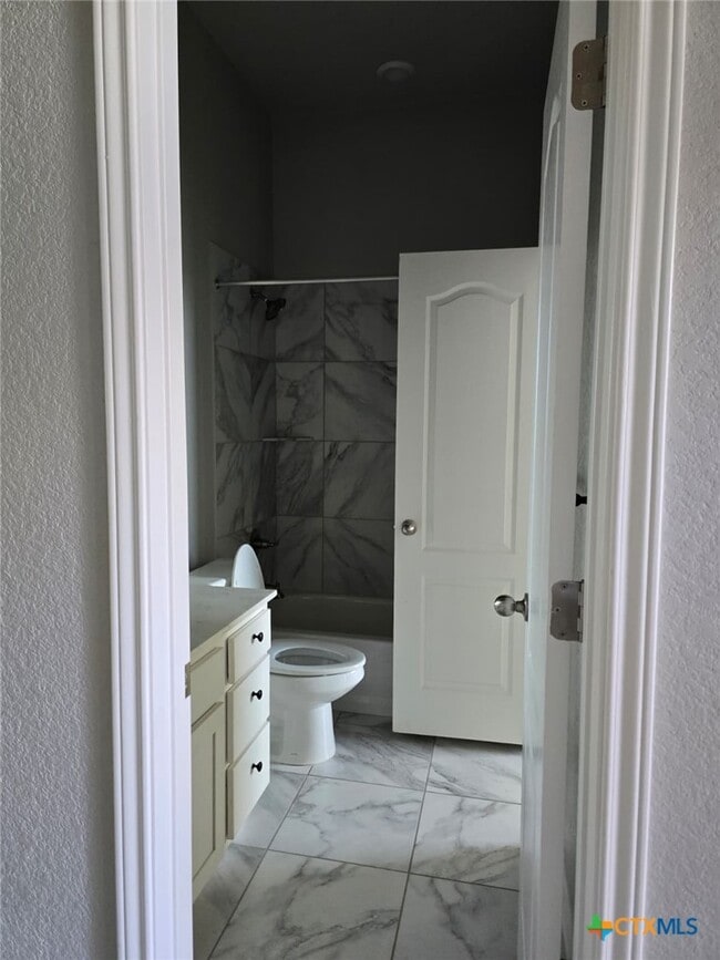 Building Photo - 811 Marlow Cove
