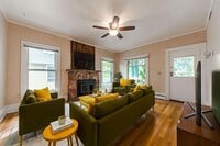 Building Photo - Victorian Home Downtown! 6 - Month Leases ...