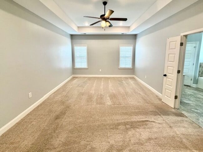 Building Photo - Now Leaseing a 4 Bedroom 3 Bath Home In Southeast Memphis