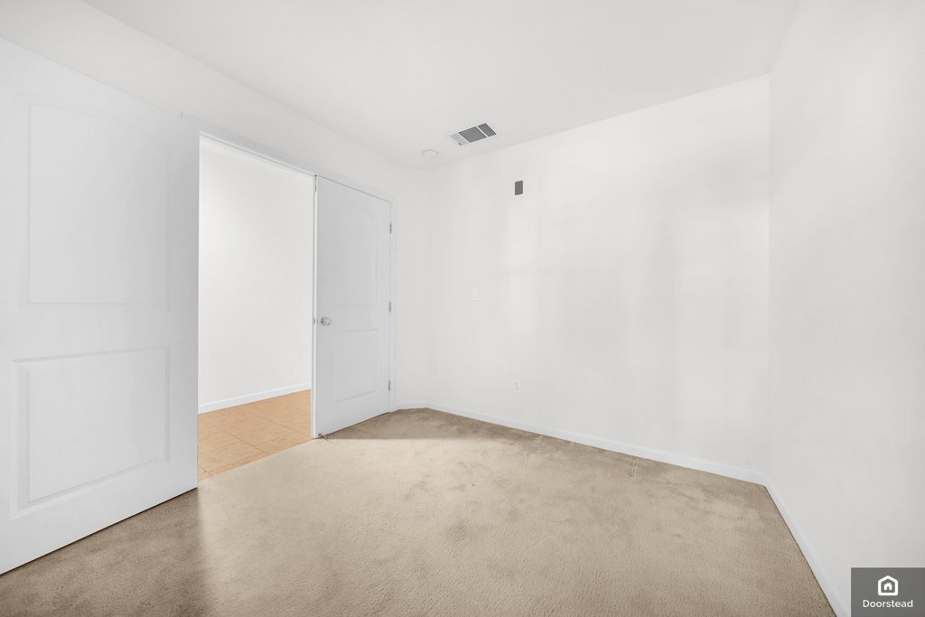 Building Photo - 584 De Guigne Dr