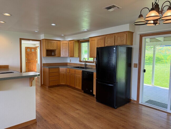 Building Photo - Harrington Lagoon Water View Home!