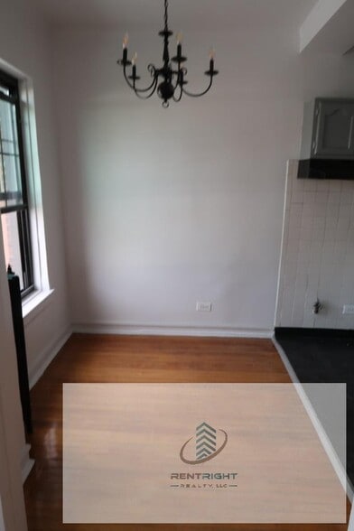 Building Photo - 426 W Briar Pl