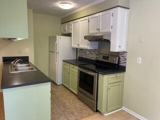 FULL KITCHEN - 2910 Tree Swallow Rd