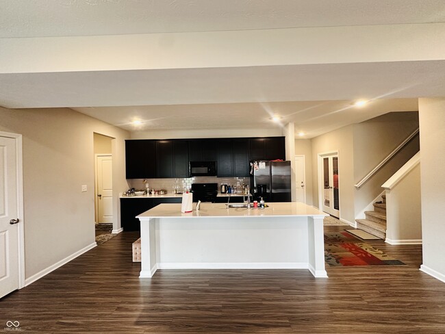Building Photo - 1620 Creek Bed Ln
