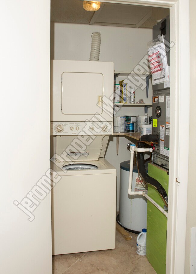 Building Photo - 98442 Windward Ave