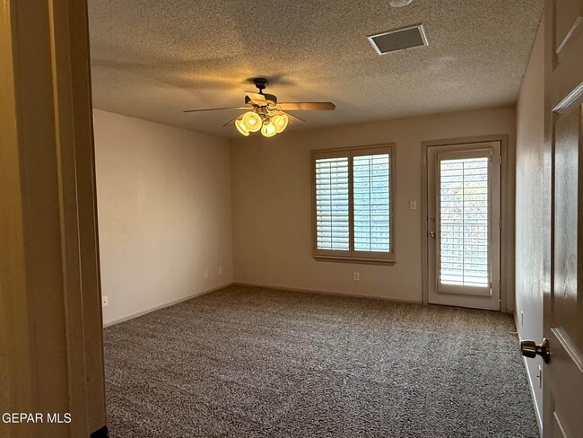 Building Photo - 317 Zenith Dr