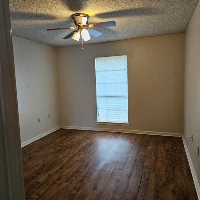 Building Photo - 1013 Talbot Ave