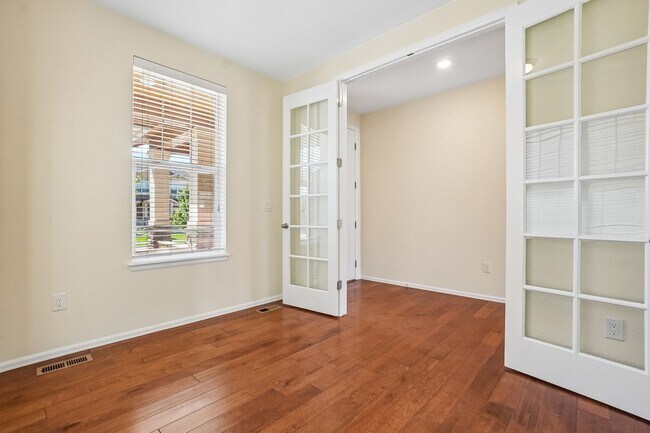 Building Photo - Luxurious Living: 2,367 Sq Ft Home with 4 Baths in Prime Location