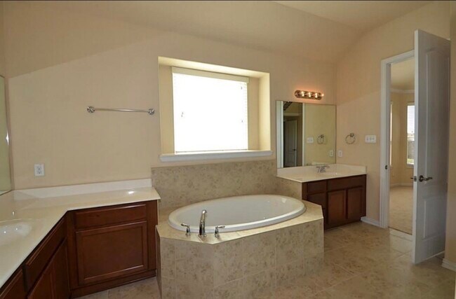 Building Photo - 7219 Pearl Terrace Ln