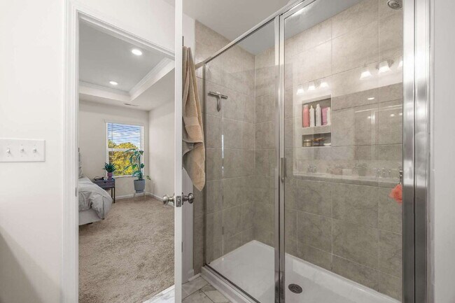 Building Photo - "Charming 3-Bed Townhouse with Granite Touches & Garage in Concord!"