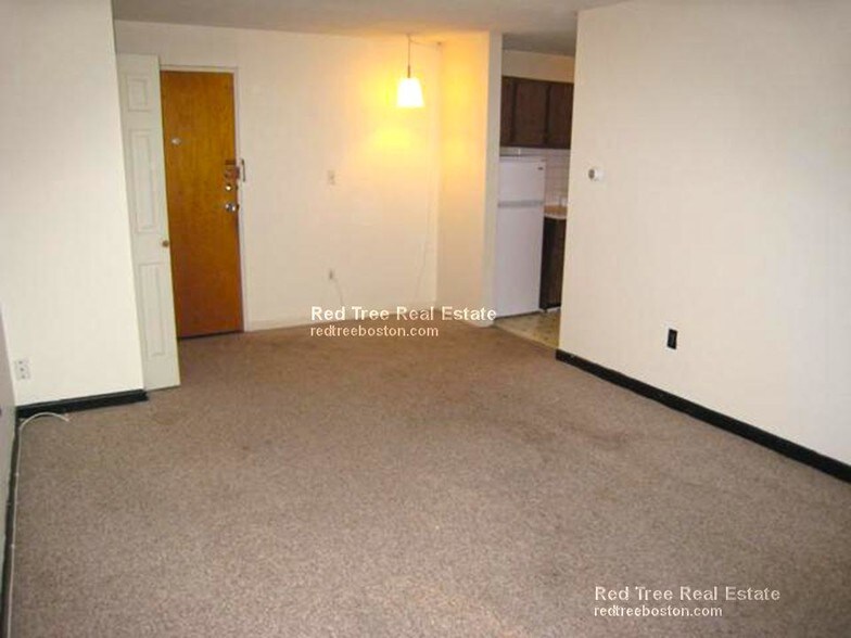 Building Photo - 144 Kenrick St