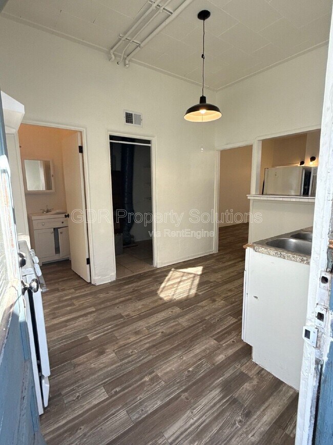 Building Photo - 3209 Burton Ave SE