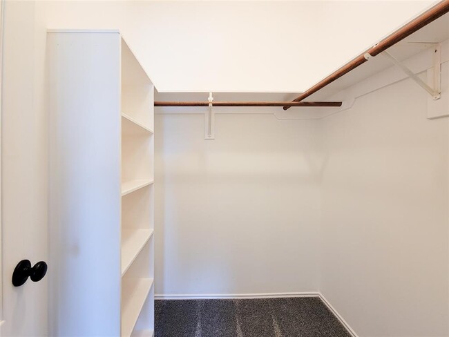 Building Photo - 21539 Kings Bend Dr