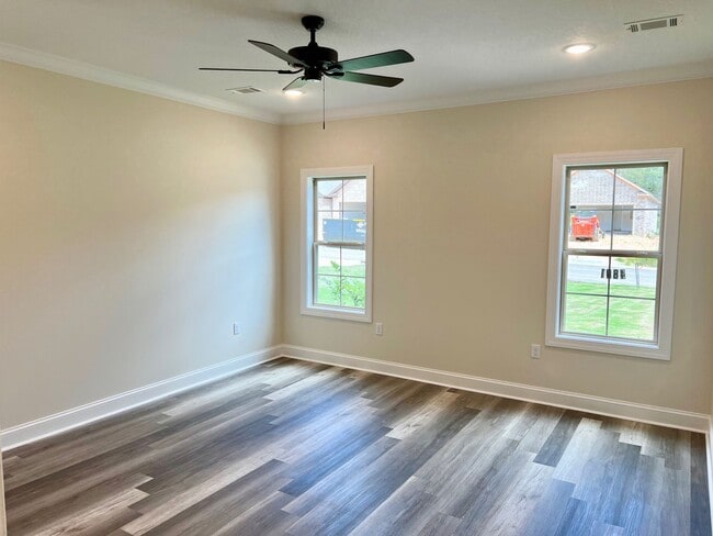 Building Photo - FOR Rent – 3 Bedroom, 2 Bath!