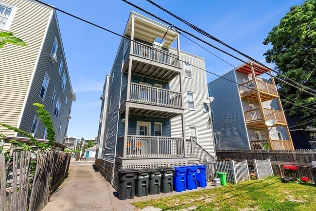 Building Photo - 63 Whitten St