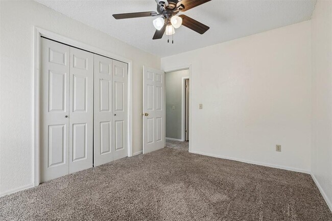 Building Photo - 3703 Southwind Ave