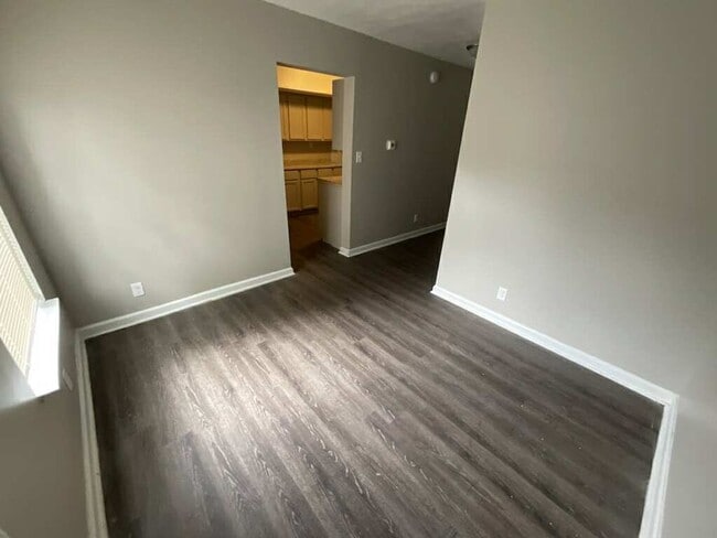 Building Photo - Charming 3-Bedroom Home